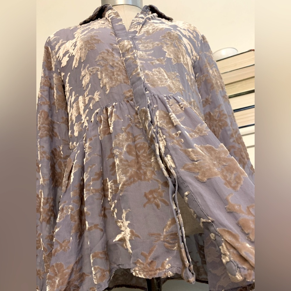 Sundance Lavender Peplum Floral Velvet Button Up Top Size Small
